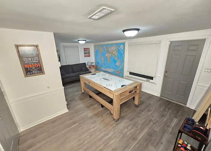 904 Nomad\'S Nest Mid-Century Modern Entertainment Home With Cabin Vibes, 2 Mega Gamerooms, Pingpong, Pooltable, Gym, Patio