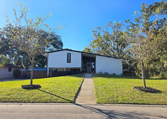 904 Nomad\'S Nest Mid-Century Modern Entertainment Home With Cabin Vibes, 2 Mega Gamerooms, Pingpong, Pooltable, Gym, Patio