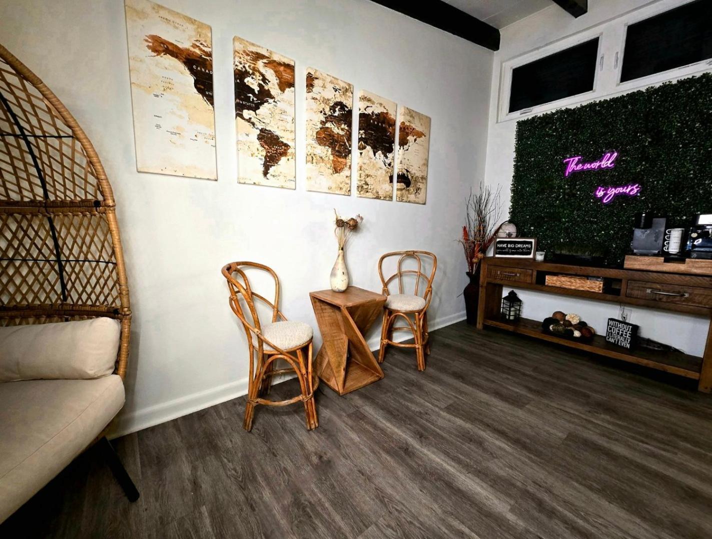 Ferienhaus 904 Nomad's Nest Mid-century Modern Entertainment With Vibes, 2 Mega Gamerooms, Pingpong, Pooltable, Gym, Patio *