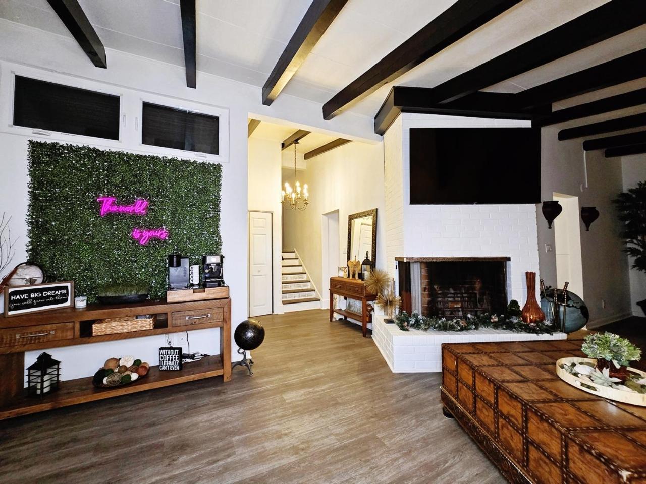 904 Nomad's Nest Mid-century Modern Entertainment With Vibes, 2 Mega Gamerooms, Pingpong, Pooltable, Gym, Patio *