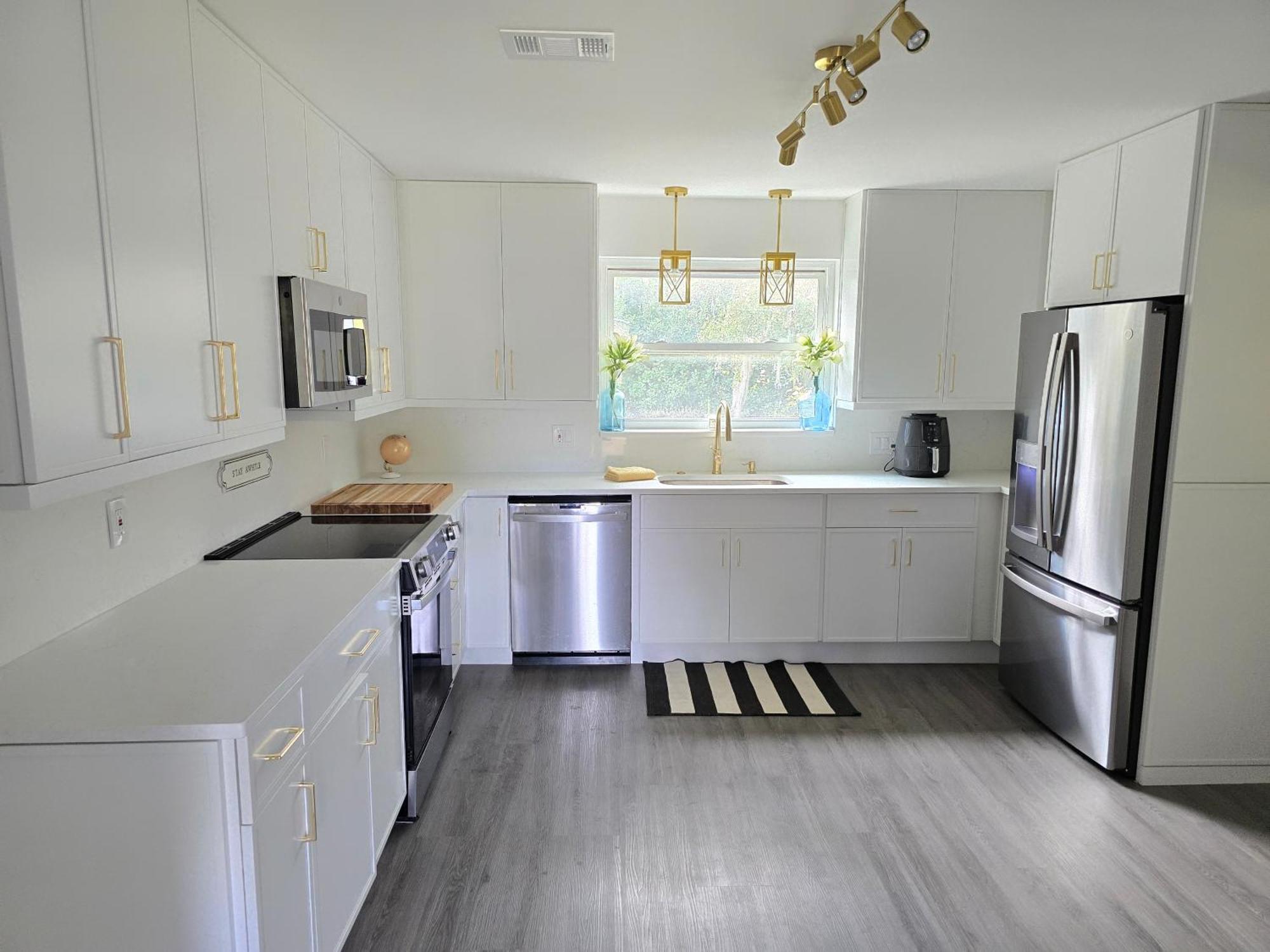 904 Nomad's Nest Mid-century Modern Entertainment With Vibes, 2 Mega Gamerooms, Pingpong, Pooltable, Gym, Patio *