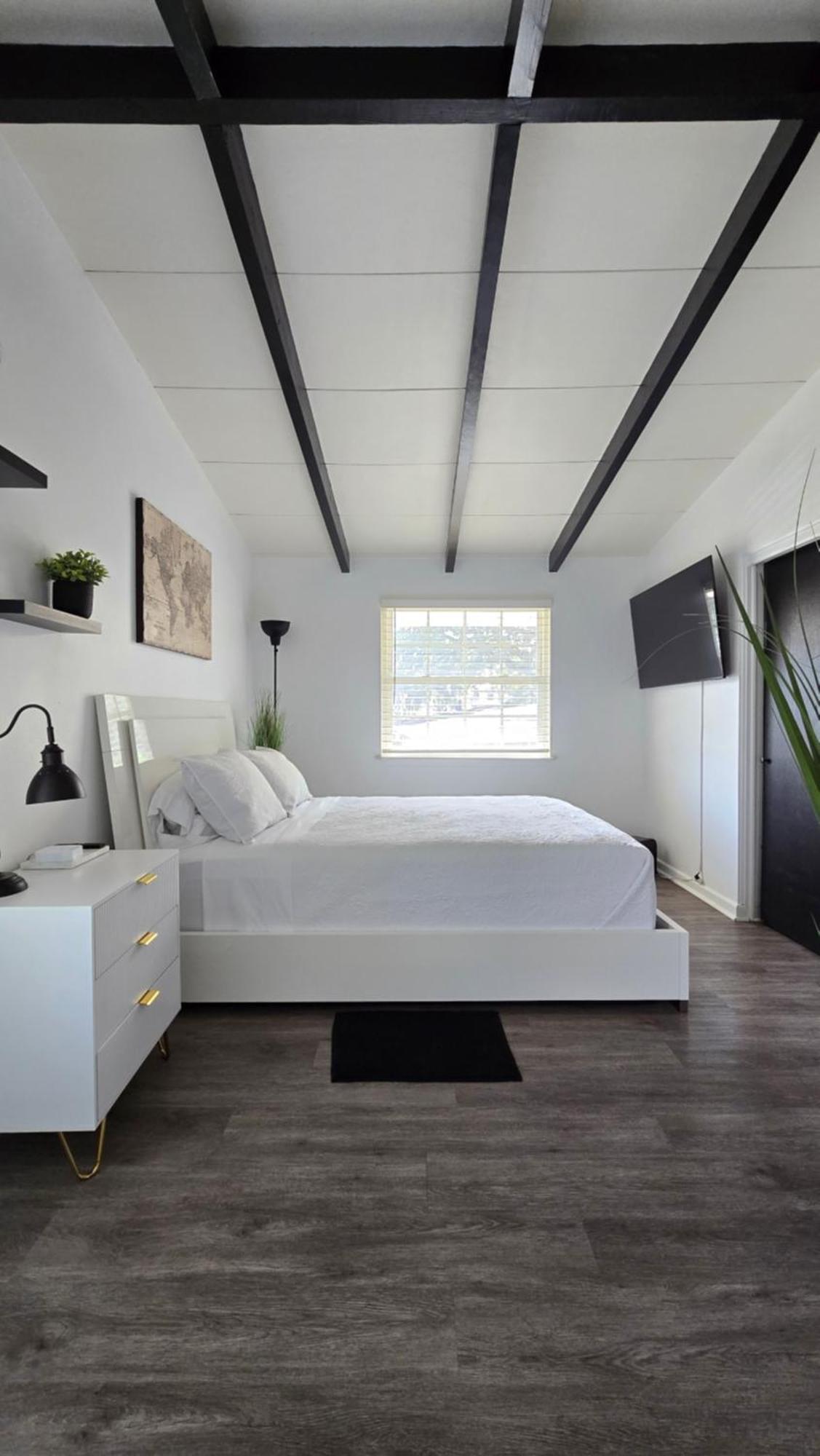 904 Nomad's Nest Mid-century Modern Entertainment With Vibes, 2 Mega Gamerooms, Pingpong, Pooltable, Gym, Patio Ferienhaus
